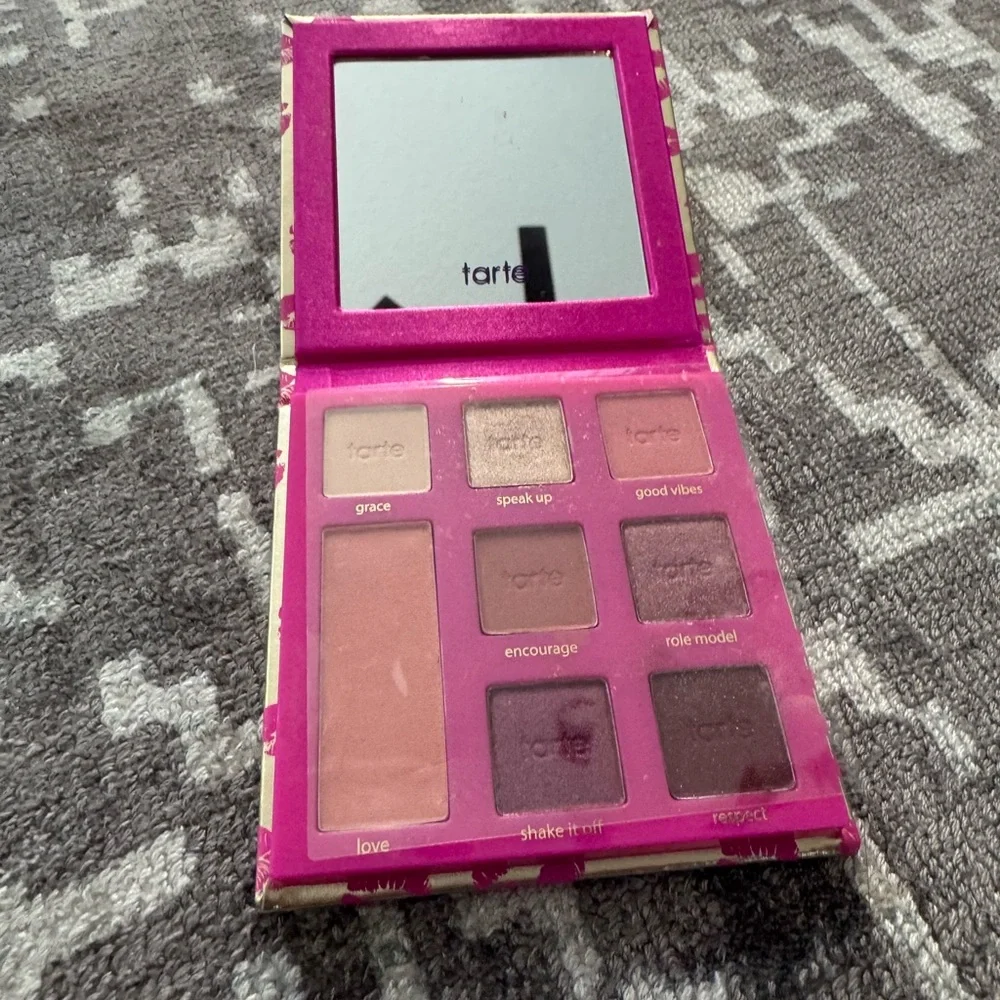 New Tarte Eye and Cheek Palette leave your mark volume II - Picture 5 of 8